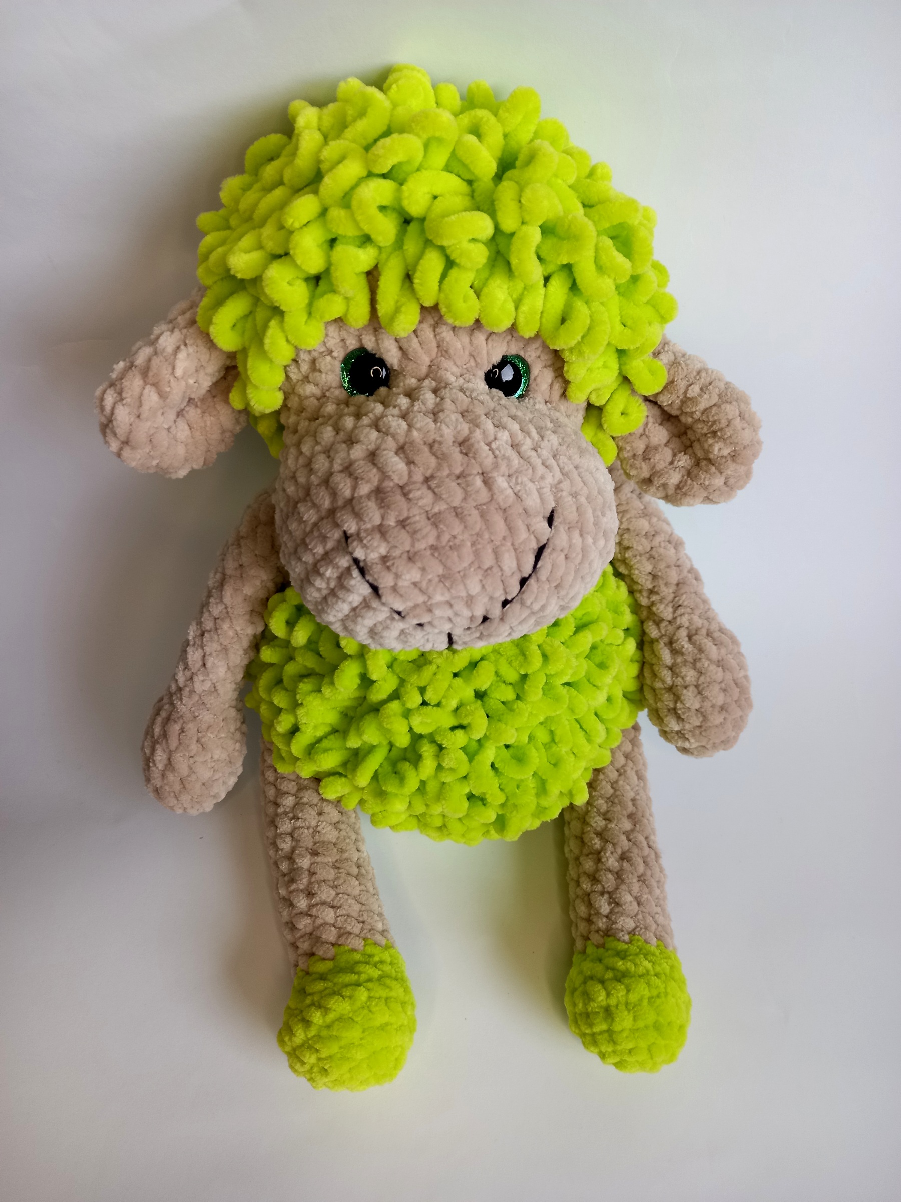 Rankų darbo nertas žaislas Ryškiai Žalia Avytė