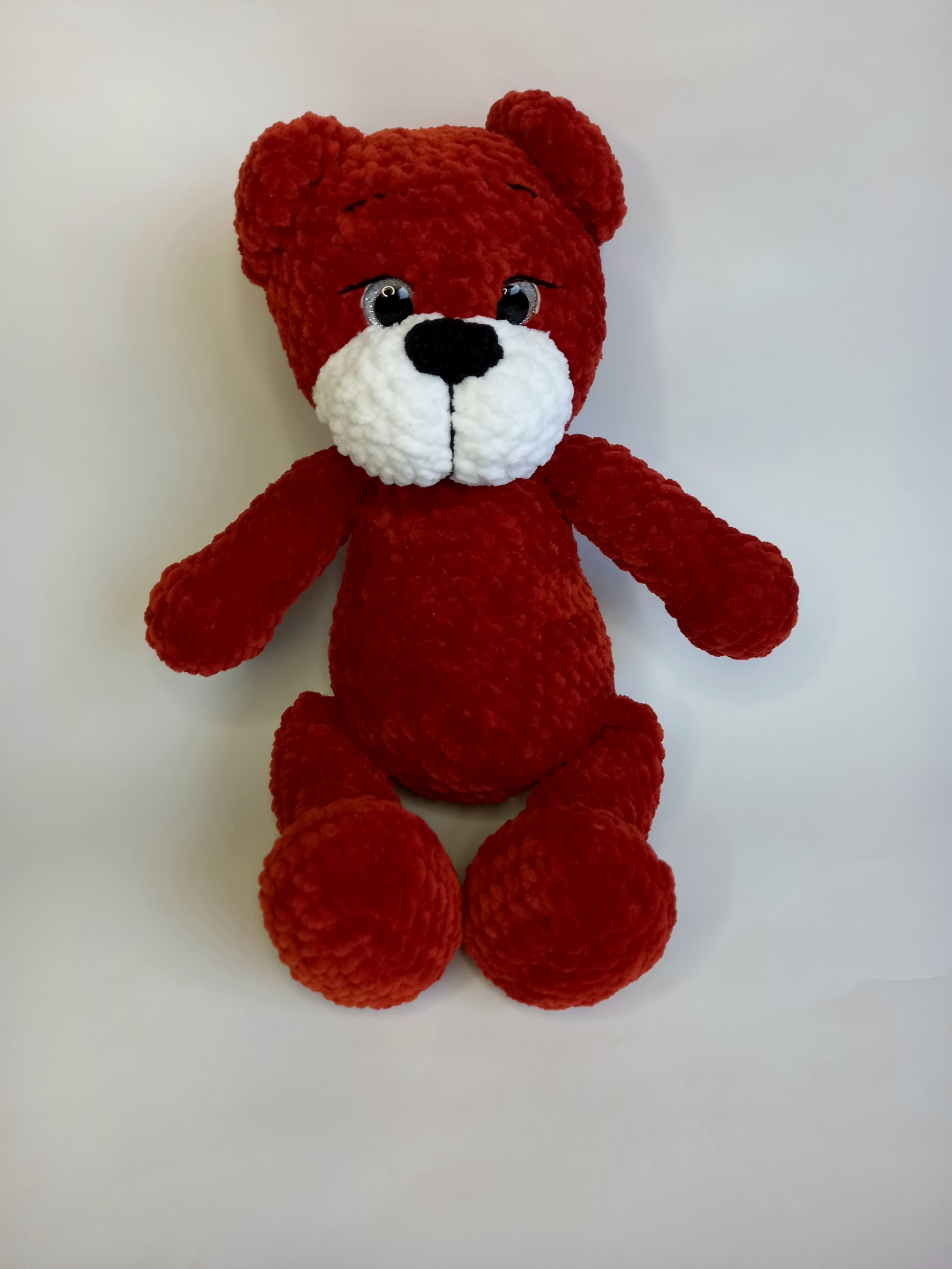 Rankų darbo nertas žaislas Meškutis Tedis