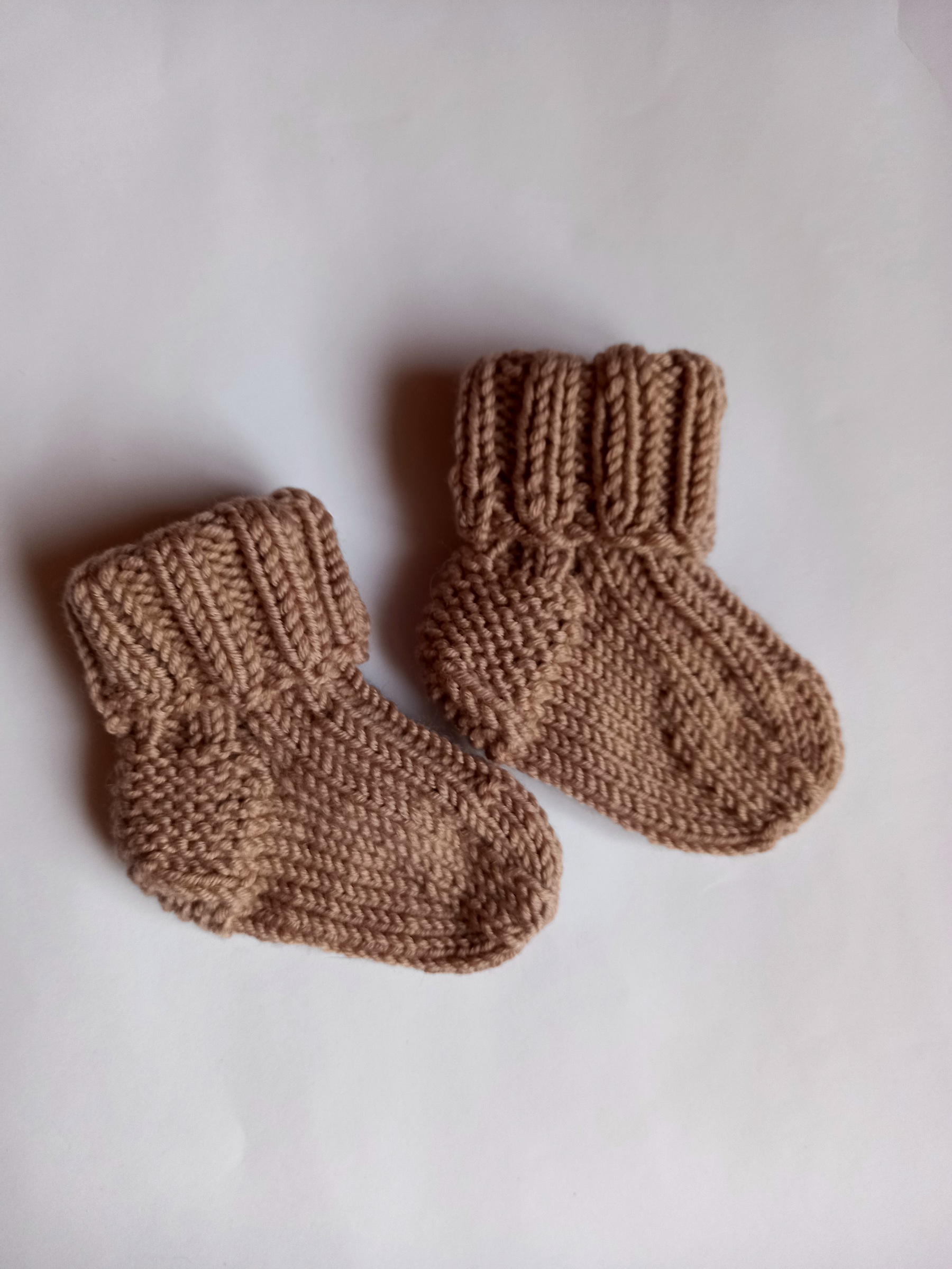 Rankų darbo megztos merino vilnos kojinytės 0-3mėn