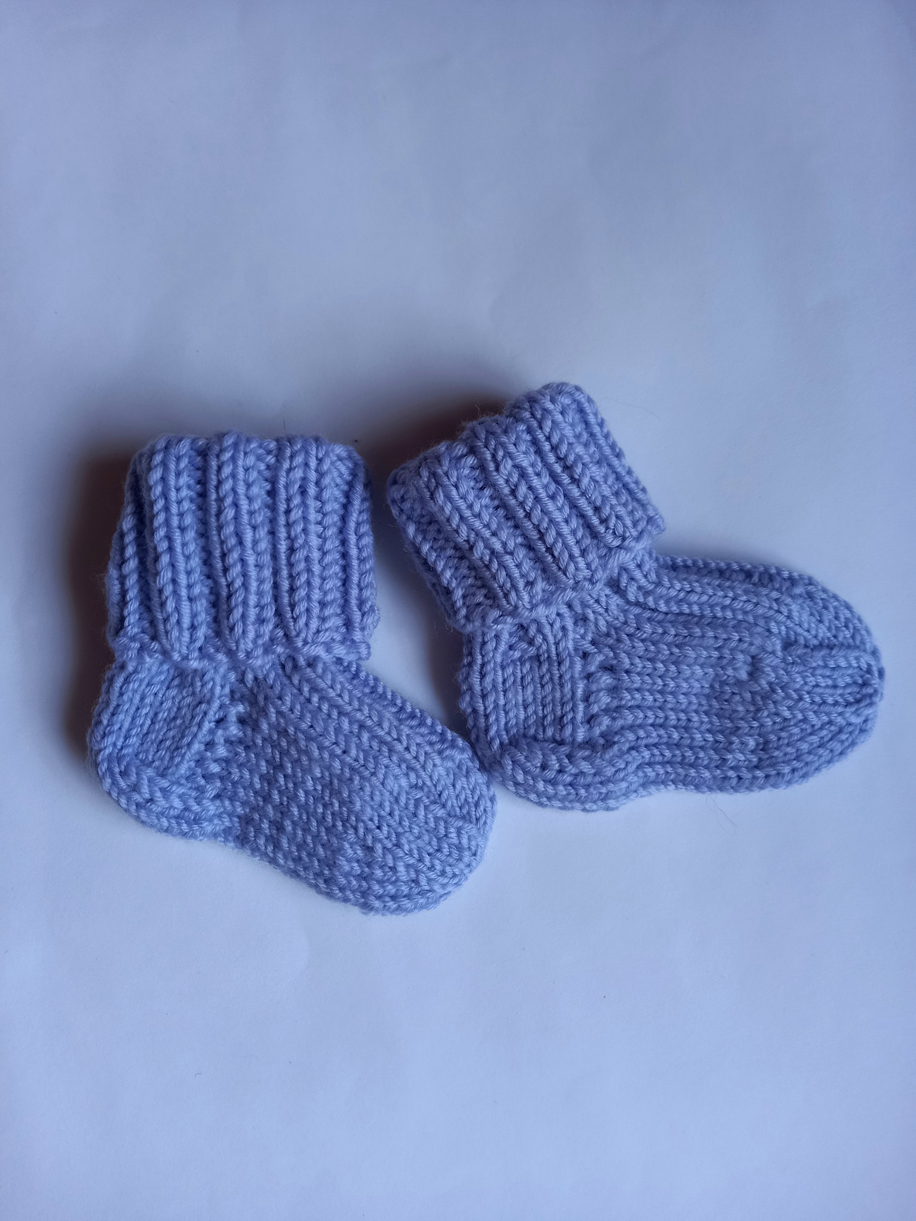 Rankų darbo megztos merino vilnos kojinytės 0-3mėn